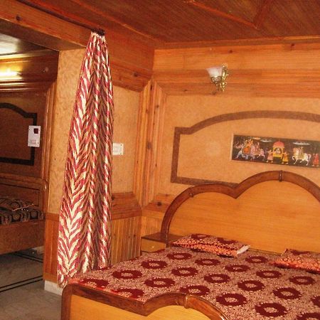 Hotel Arsh International Найнітал Екстер'єр фото