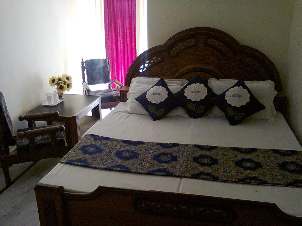 Hotel Arsh International Найнітал Номер фото